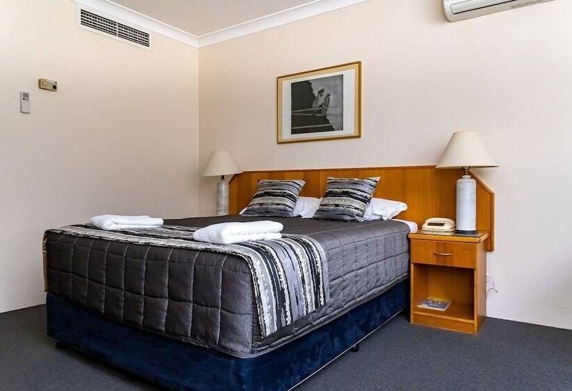 Номер Стандарт, Charbonnier Motor Inn