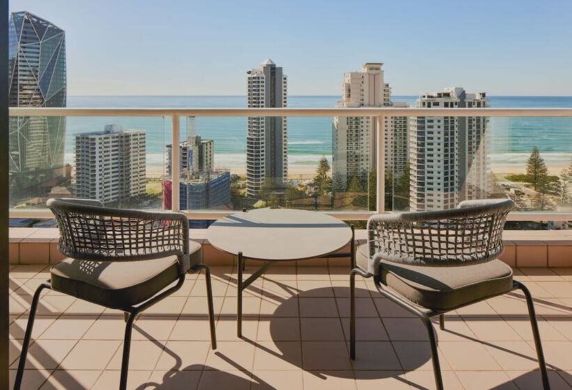 스탠다드 룸 더블 침대 2개, Crowne Plaza Surfers Paradise, An Ihg