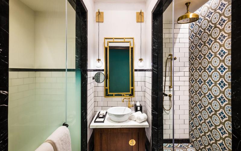 اتاق استاندارد سه نفره, Paris