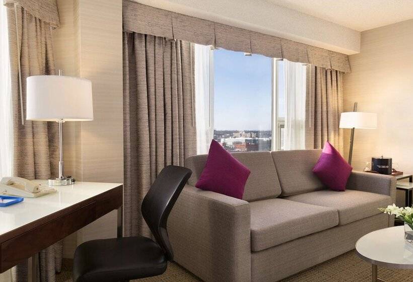 プレミアムルーム, Coast Edmonton Plaza Hotel By Apa