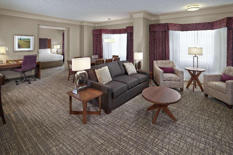キングサイズベッドのスイートルーム, Doubletree By Hilton Hotel West Edmonton