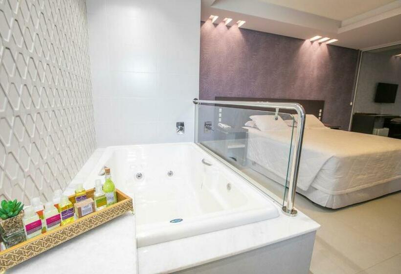 스위트 킹사이즈 침대, Grand Carima Resort & Convention Center