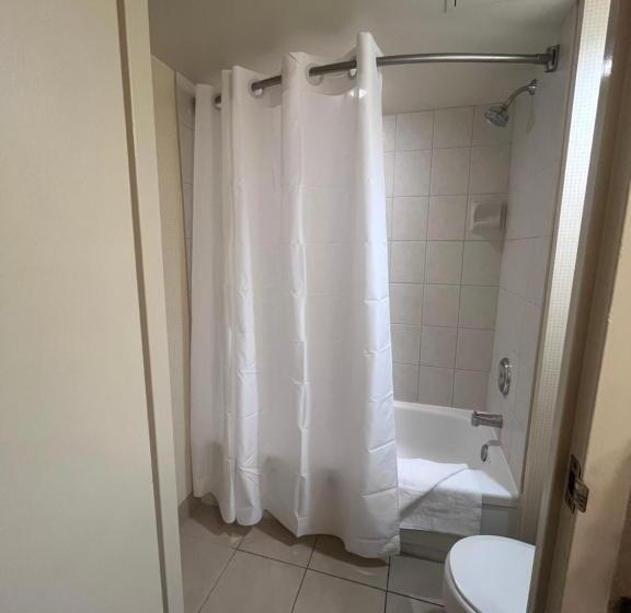 身障者適用スタンダードルーム, Amenida Residences, Calgary