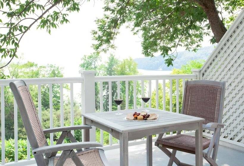 Номер Superior, Manoir Hovey, Relais & Châteaux