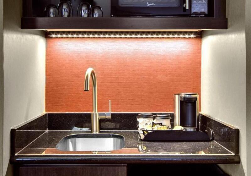 اتاق لوکس, Radisson Blu Vancouver Airport