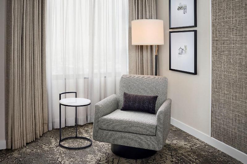 اتاق کلاب, Sheraton Hamilton