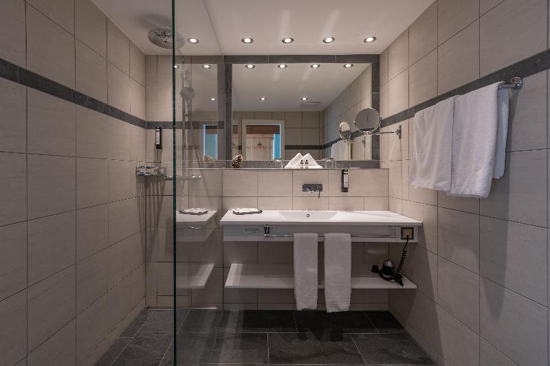 اتاق استاندارد با بالکن, Sunstar Hotel Arosa