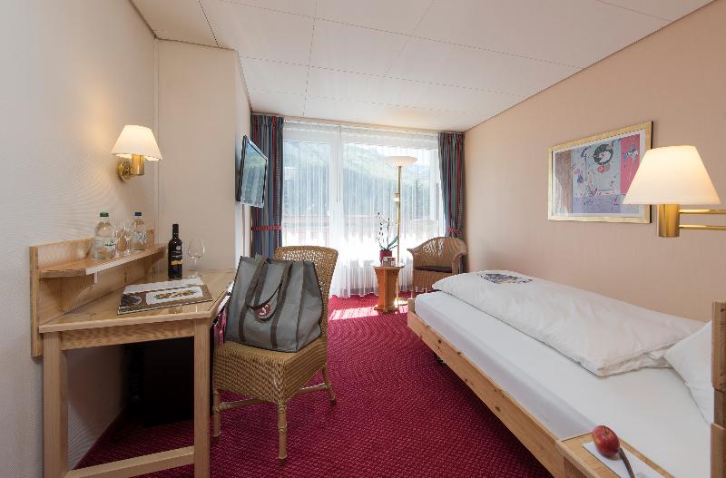 اتاق استاندارد یک تخته با بالکن, Sunstar Hotel Arosa