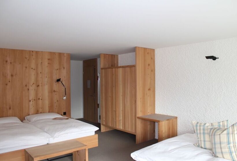 اتاق خانوادگی, Hauser Hotel St. Moritz