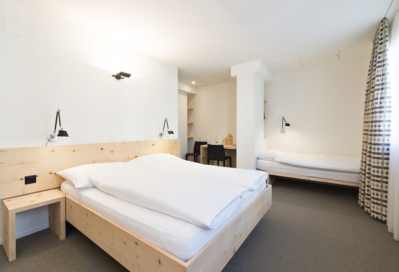 اتاق استاندارد سه نفره, Hauser Hotel St. Moritz