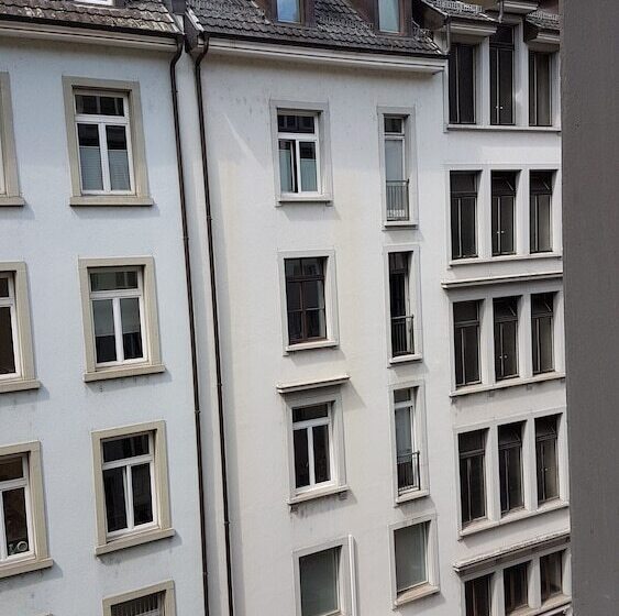 اتاق استاندارد سه نفره, Alpina Luzern