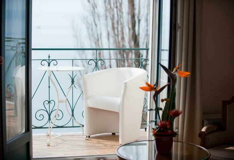 اتاق لوکس با چشم‌انداز دریاچه, Eden Palace Au Lac