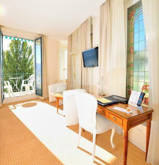 سوییت جونیور با چشم‌انداز دریاچه, Eden Palace Au Lac