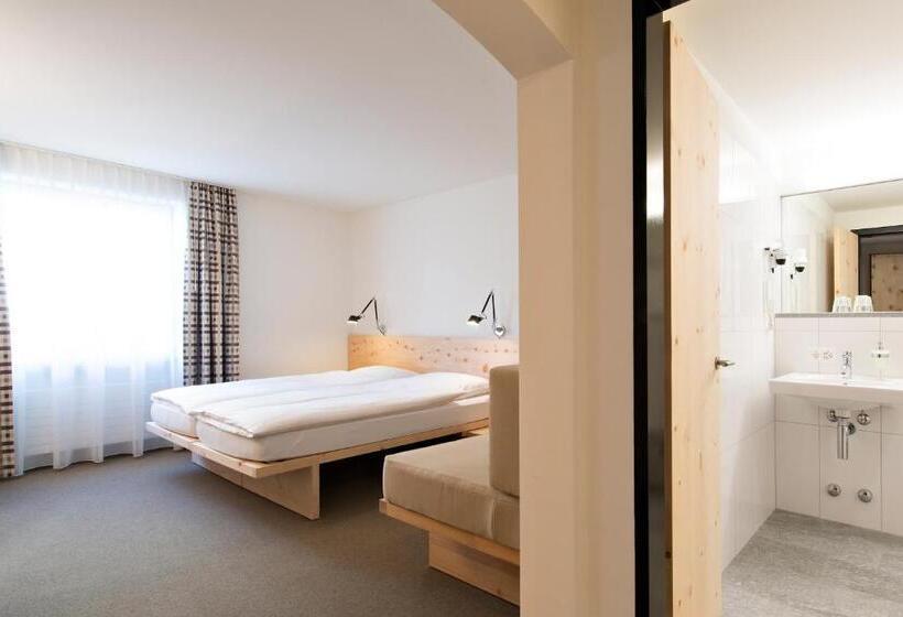 اتاق استاندارد سه نفره, Hauser Hotel St. Moritz