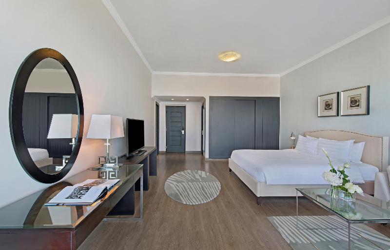 Номер Стандарт Вид на Озеро, Mövenpick Hotel Lausanne