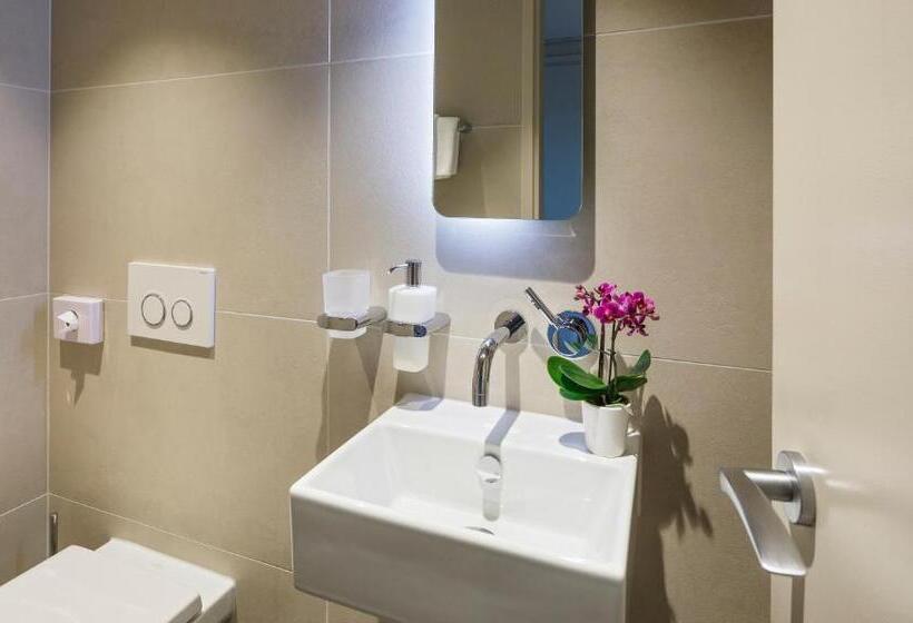 اتاق استاندارد یک نفره, Welcome Inn