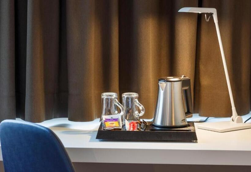 اتاق استاندارد سه نفره, Welcome Inn