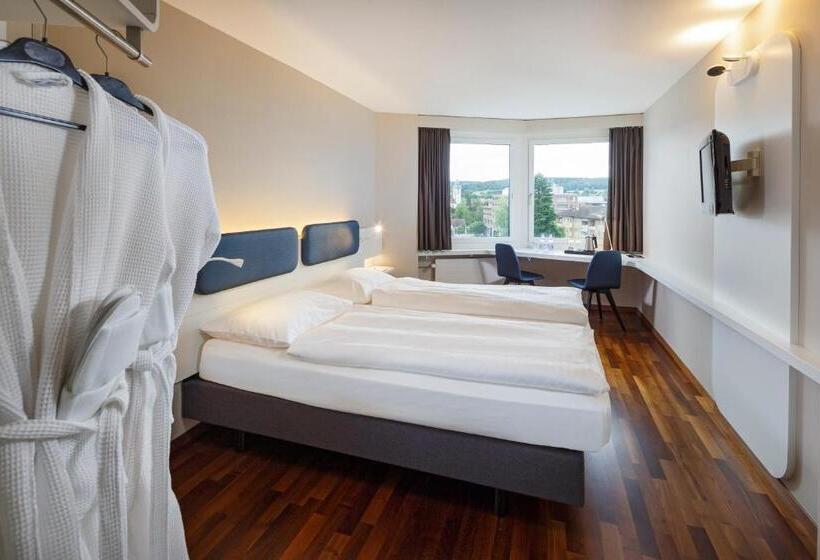 اتاق استاندارد سه نفره, Welcome Inn