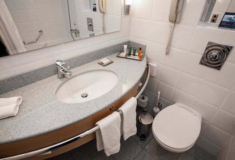 Номер Deluxe, Hilton Dusseldorf