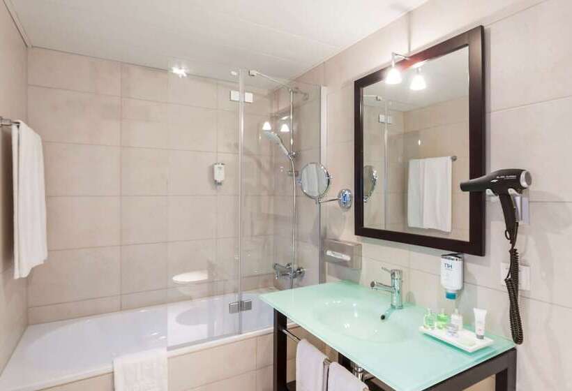 Номер Superior, NH Düsseldorf Königsallee