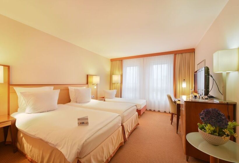 Семейный Номер, Achat Hotel Karlsruhe City