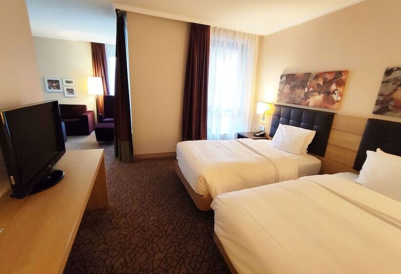 سوییت جونیور, Hilton Mainz
