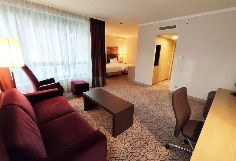 سوییت جونیور, Hilton Mainz