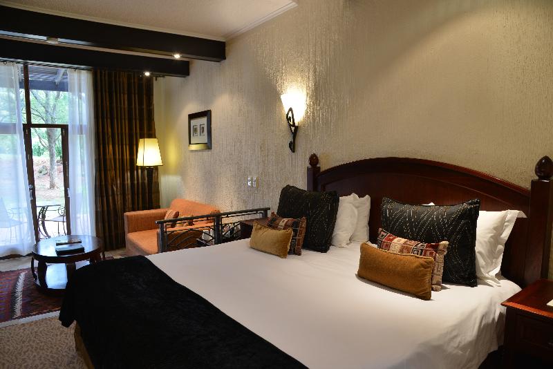 اتاق اجرایی با تخت بزرگ, Hilton Mainz