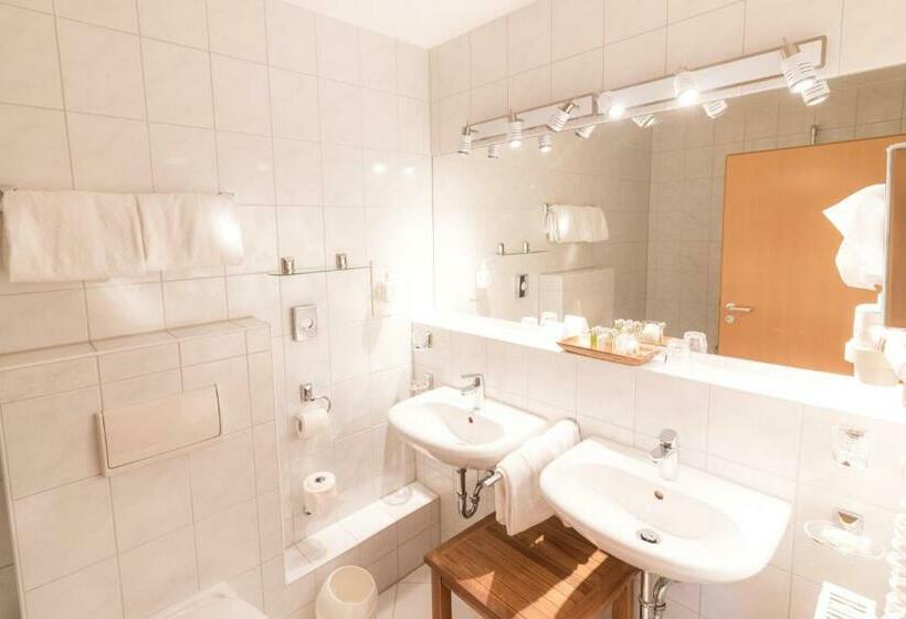 Семейный Номер, Romantik Hotel Hirschen