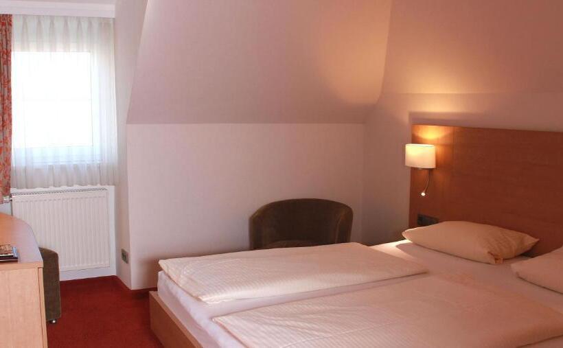 Номер Basic, Goldenes Fass In Rothenburg Ob Der Tauber