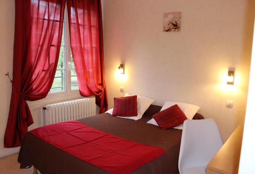 Номер Стандарт, Auberge De L Orisse Et Iris Hostel