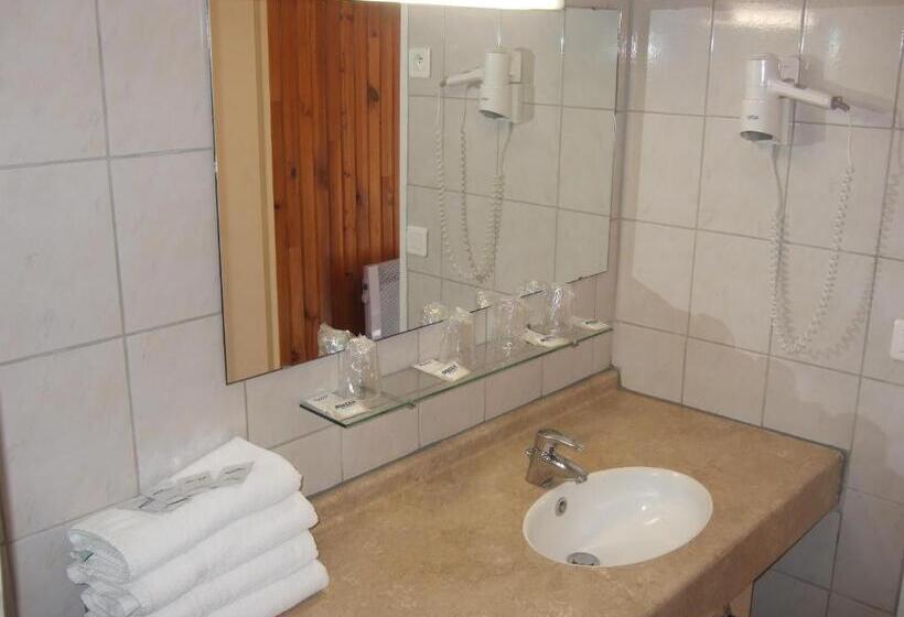 Четырехместный Номер Стандарт, Auberge De L Orisse Et Iris Hostel