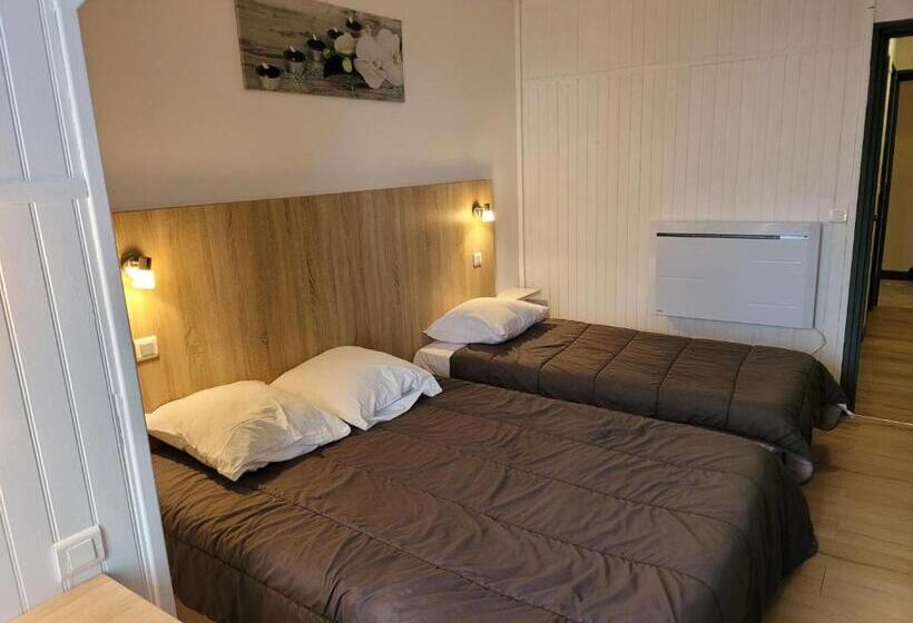 Номер Стандарт Трехместный, Auberge De L Orisse Et Iris Hostel