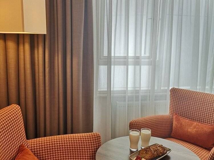 اتاق لوکس خانوادگی, Clayton Hotel Silver Springs