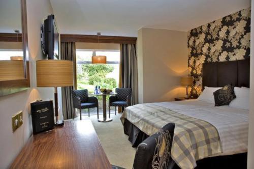 اتاق استاندارد یک نفره, Greenhills Hotel Limerick