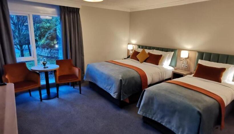 اتاق لوکس خانوادگی, Greenhills Hotel Limerick