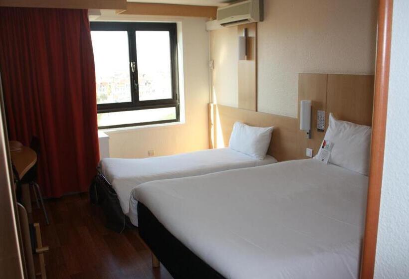 Трехместный Номер Superior, Ibis Marseille Centre Gare Saint Charles