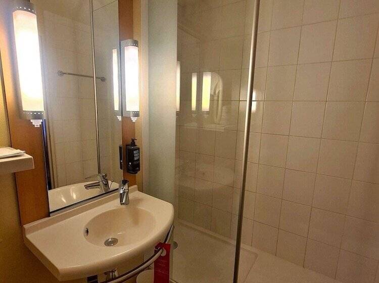 Номер Стандарт, Ibis Marseille Centre Gare Saint Charles