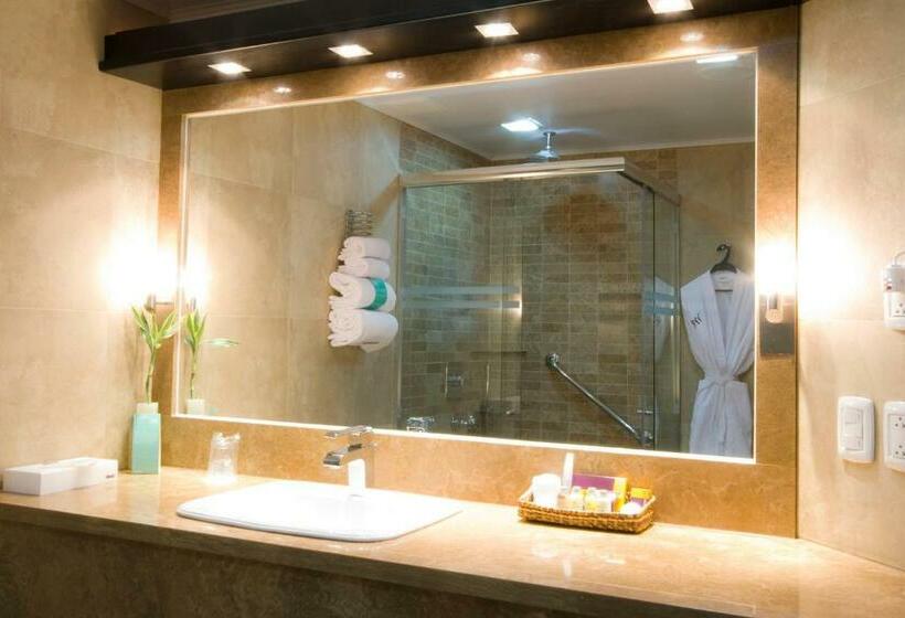 스탠다드 룸 킹사이즈 침대, Mercure Alameda Quito