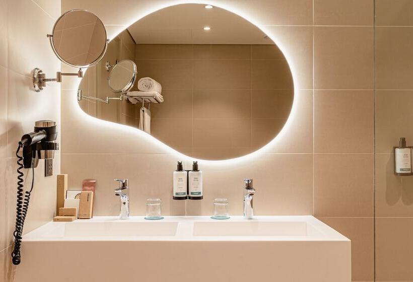 Номер Deluxe Вид на Город, Occidental Sharjah Grand