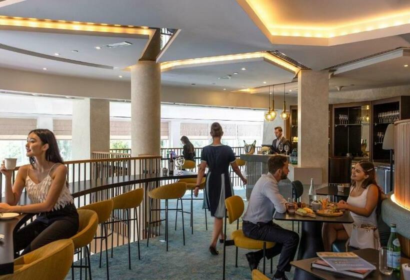 Клубный люкс с видом на море, Jumeirah Beach Hotel Dubai