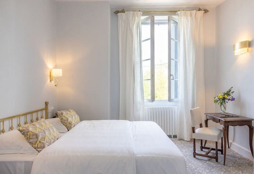 Номер Стандарт, Logis Hôtel Restaurant Château Bellevue