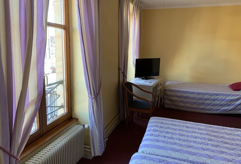 Номер Стандарт Трехместный, Logis Cit Hôtel Des Vosges 5 Rue De La Gare