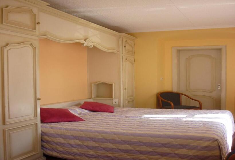 Номер Стандарт Трехместный, Logis Cit Hôtel Des Vosges 5 Rue De La Gare