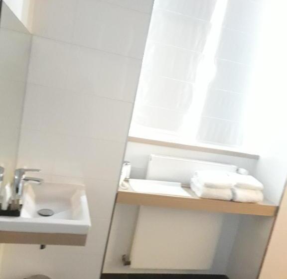 Номер Стандарт Адаптированный для Инвалидов, Hôtel Le Châteaubriant