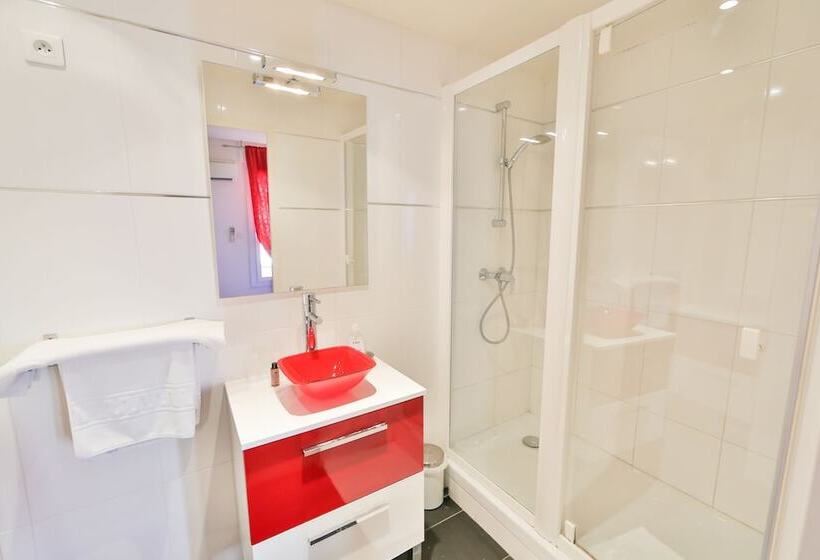 Quarto Quádruplo Estandar, Hôtel Le Mistral