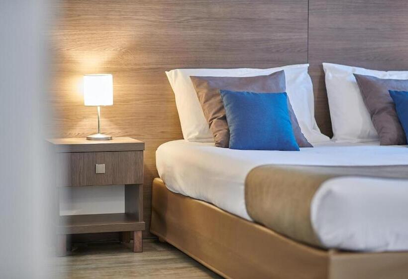 Четырехместный Номер Стандарт, Ibis Styles Biarritz Plage