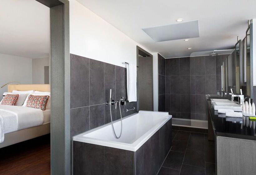Junior Suite Vue Mer, Le Méridien Nice