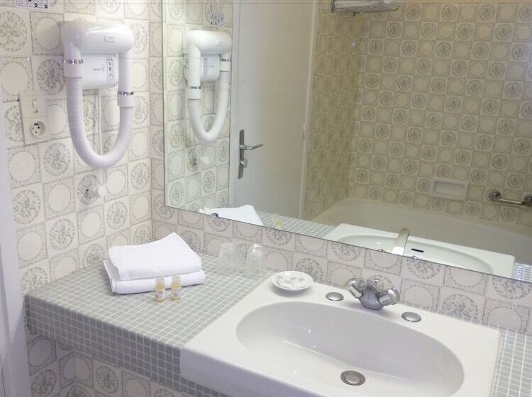 Номер Стандарт Вид на Реку, Royal Vezere