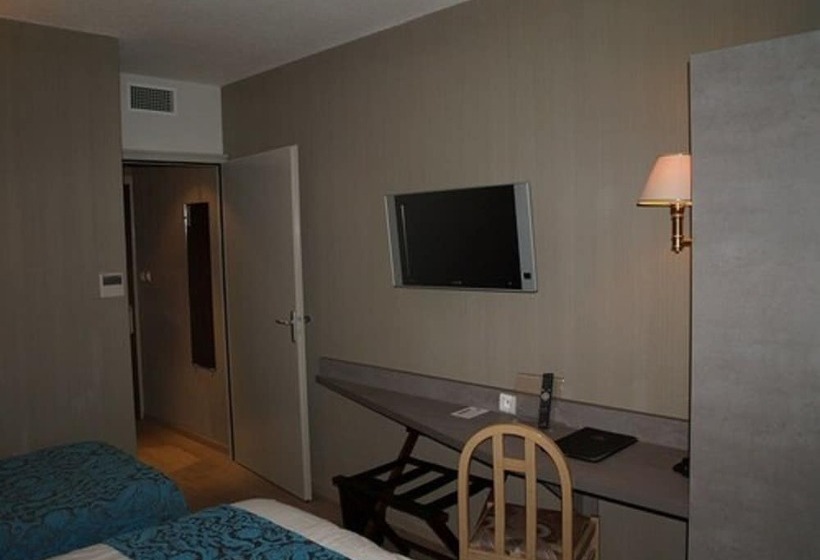 Трехместный Номер Superior, Logis Nimotel Hôtel Cosy